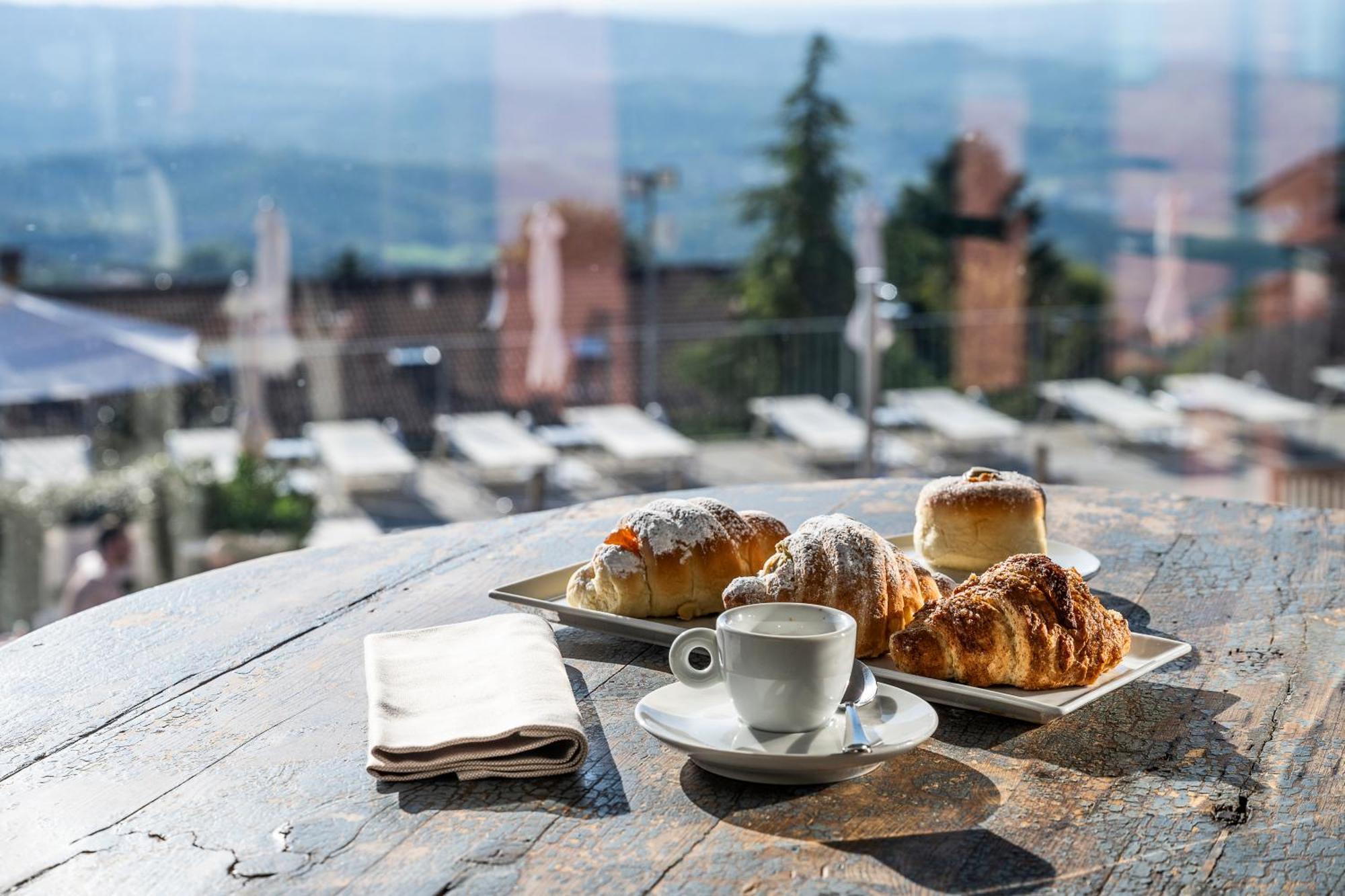 Hotel Ai Tardi Diano dʼAlba Zewnętrze zdjęcie