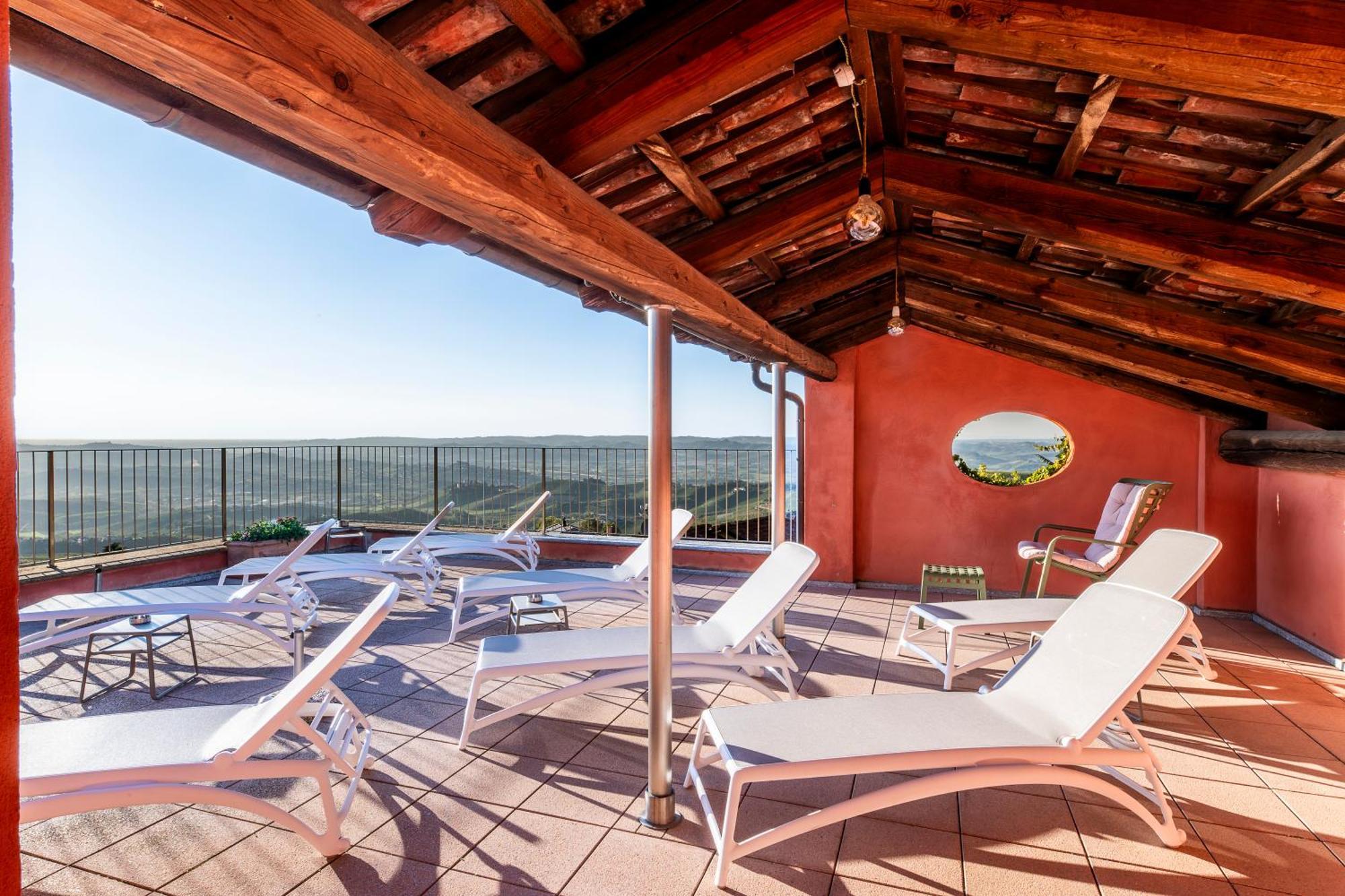 Hotel Ai Tardi Diano dʼAlba Zewnętrze zdjęcie