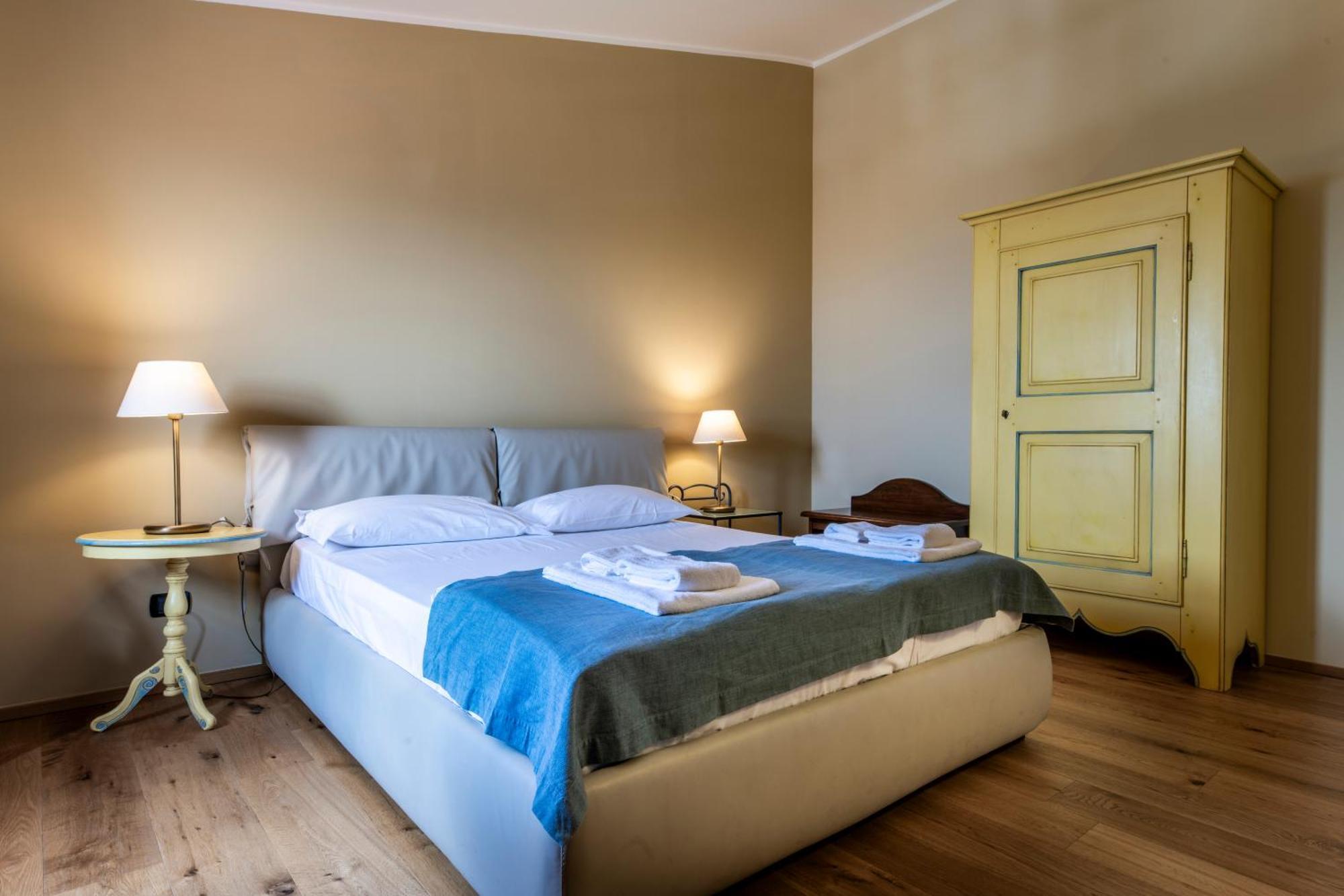 Hotel Ai Tardi Diano dʼAlba Zewnętrze zdjęcie