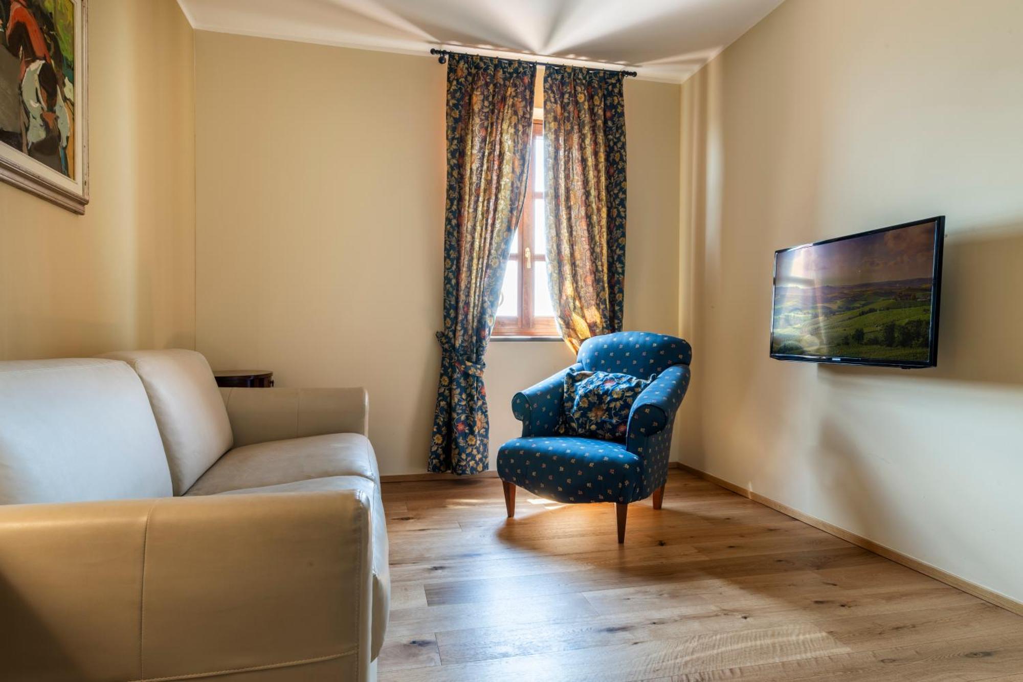 Hotel Ai Tardi Diano dʼAlba Zewnętrze zdjęcie
