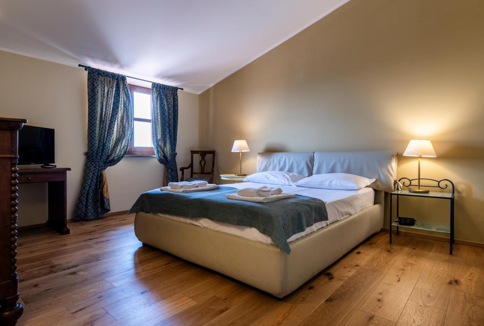 Hotel Ai Tardi Diano dʼAlba Zewnętrze zdjęcie