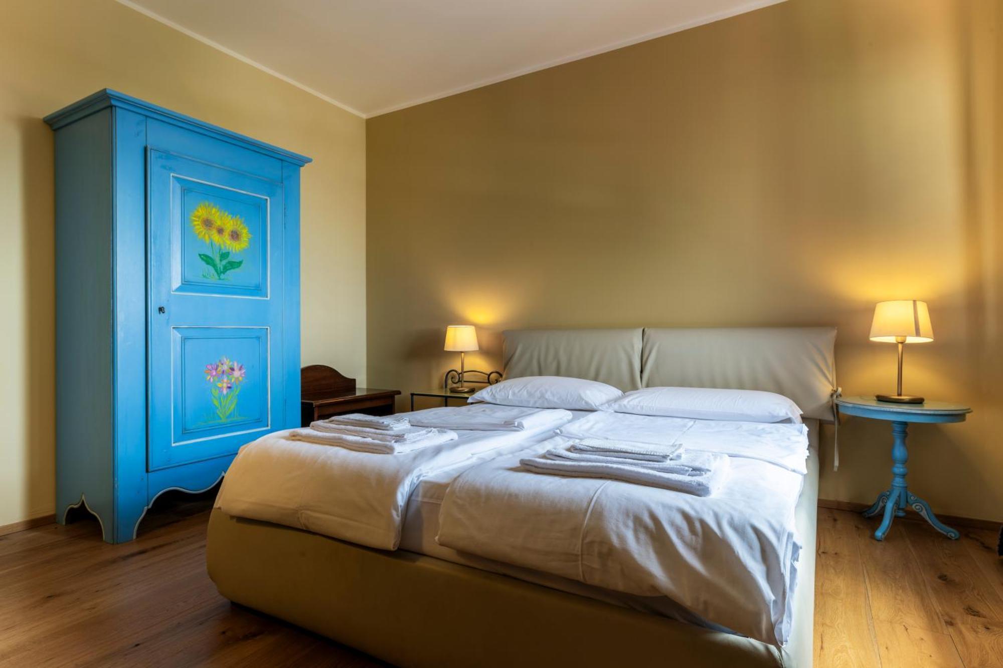 Hotel Ai Tardi Diano dʼAlba Zewnętrze zdjęcie