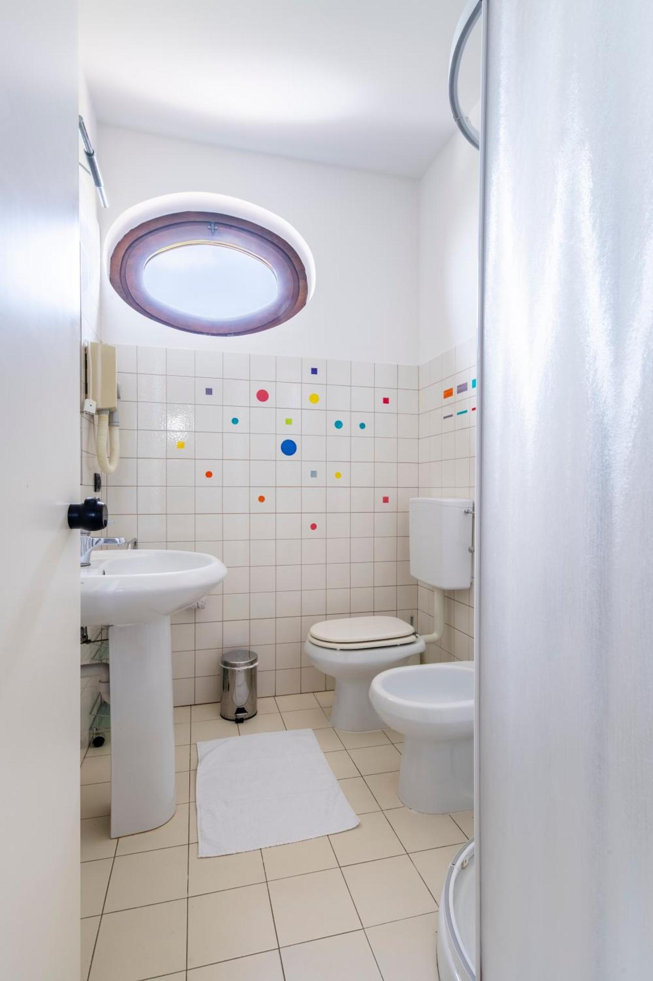 Hotel Ai Tardi Diano dʼAlba Zewnętrze zdjęcie