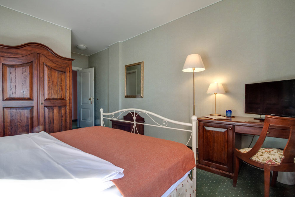 Hotel Ai Tardi Diano dʼAlba Zewnętrze zdjęcie