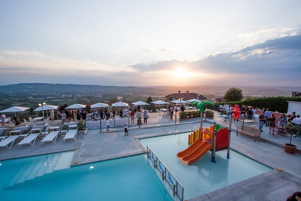 Hotel Ai Tardi Diano dʼAlba Zewnętrze zdjęcie