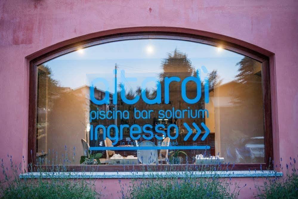 Hotel Ai Tardi Diano dʼAlba Zewnętrze zdjęcie